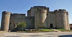 Photo of main facade of Sanabria Castle