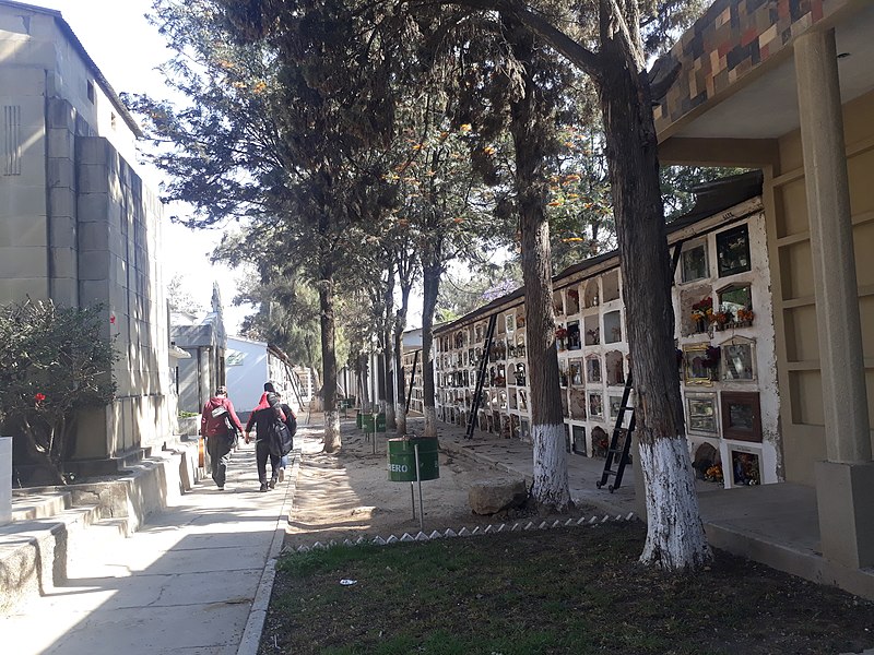 File:Cementerio general de cochabamba 55.jpg