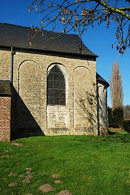 La première travée de la nef romane.