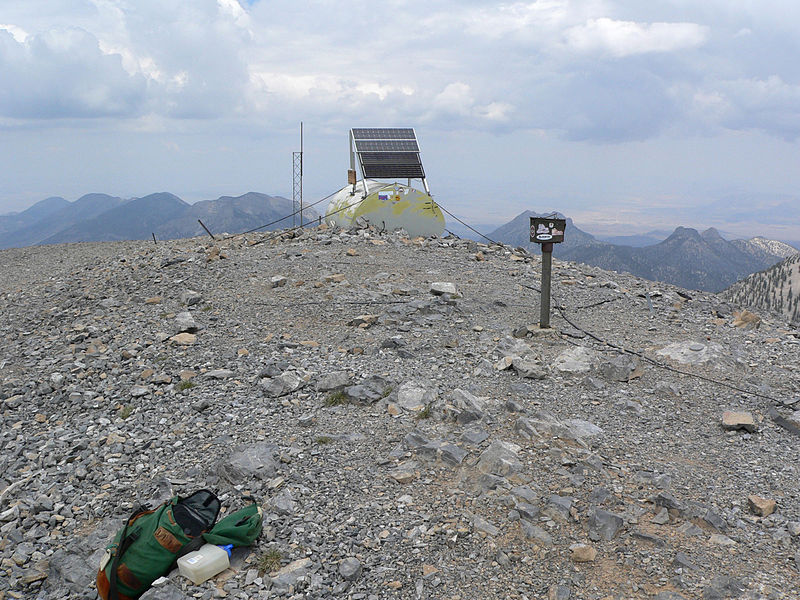 File:Charleston Peak summit 2.jpg