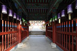 Cheonwangmun Gate of Beomeosa Temple 20200522 002.jpg