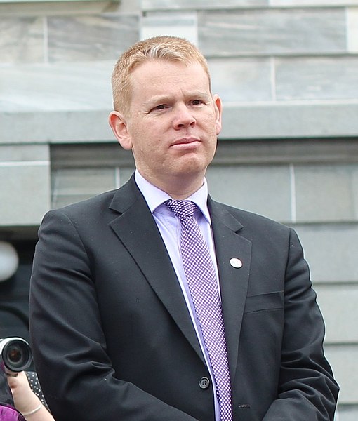 Hipkins at the NZEI strike rally outside Parliament House, 15 August 2018