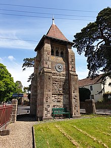 Kuzey Somerset'teki Churchill'deki Jubilee Saat Kulesi'nin resmi. Dinghurst Yolu'na bakan kulenin batısından çekilen resim.