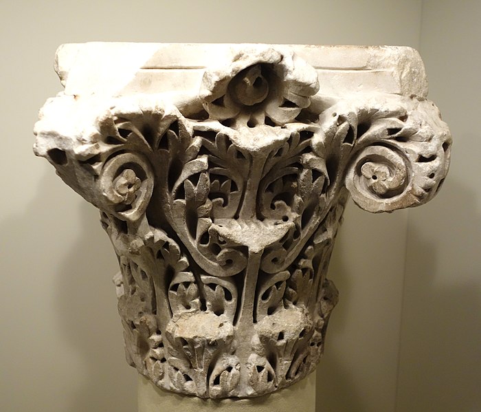 File:Column capital with acanthus leaf decoration, Spain, probably Cordoba,Umayyad Caliphate, 10th century AD, marble - Cincinnati Art Museum - DSC04137.JPG