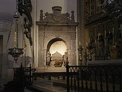 Urna funeraria con el corazón y las entrañas de Alfonso X El Sabio. Visita guiada a la Catedral.