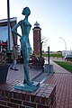 Skulptur Mädchen im Wind Am Alten Hafen 4