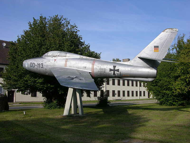 File:DD+320 originially USAF 52-6669 is of course a Republic F-84F-45-RE Thunderstreak. Preserved at Memmingen as DD+113 (3926901820).jpg