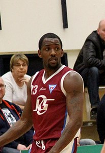 Darrel Lewis en février 2015.jpg