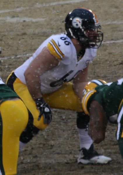 File:David DeCastro 66 lined up 2013.jpg