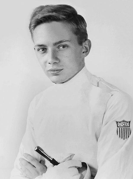 Donald Thompson fencer 1948.jpg