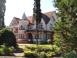 Eldorado Castle vom Wintergarten aus gesehen, Marilândia do Sul.