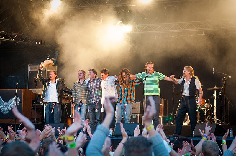 File:Elokuu - Ilosaarirock 2012.jpg