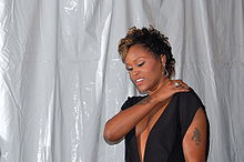 Eve was praised by critics for her performance.