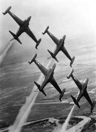 "Minutemen" aerobatics team with F-80Cs, 1956