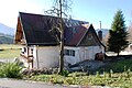 Ehemalige Bäckerei in der Birkensteinstraße 41 in Fischbachau, Landkreis Miesbach, Regierungsbezirk Oberbayern, Bayern. Als Baudenkmal in der Bayerischen Denkmalliste aufgeführt.