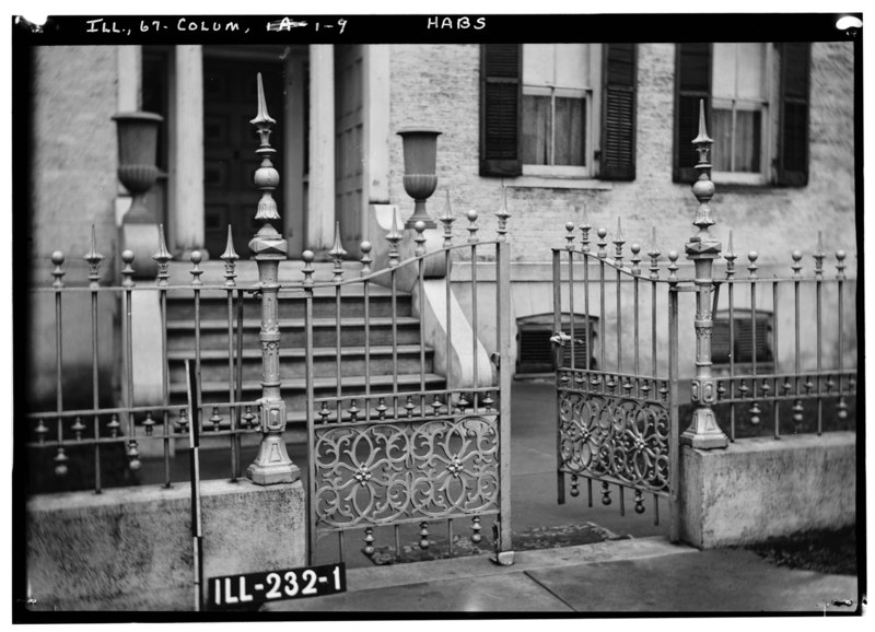 File:HISTORIC AMERICAN BUILDINGS SURVEY EDWARD MOORE, PHOTOGRAPHER APRIL 1935. DETAIL OF ENTRANCE GATES and FENCE - Emelie Grosse House, Columbia, Monroe County, IL HABS ILL,67-COLUM,1-9.tif