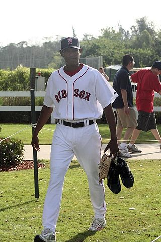 <span class="mw-page-title-main">Devern Hansack</span> American baseball player (born 1978)