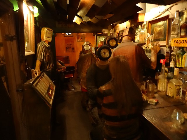 Interior view of The Beanery (1965, restored 2012; Stedelijk Museum Amsterdam, 2013 photo)