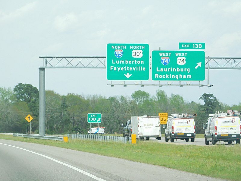 File:Interstate 95 in North Carolina (39564857580).jpg