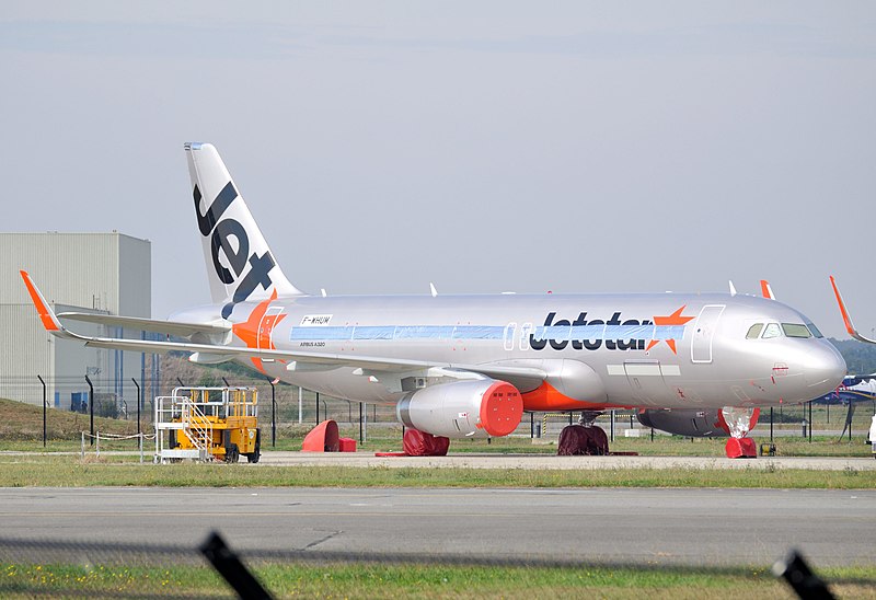 File:JKT A320 F-WHUM!5853 3nov14 LFBO.jpg