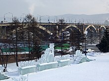 Kommunale Brücke über den Jenissei in Krasnojarsk