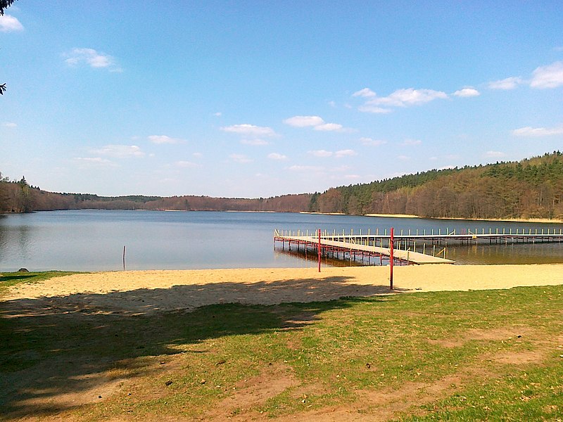 File:Jezioro Łobez - panoramio.jpg