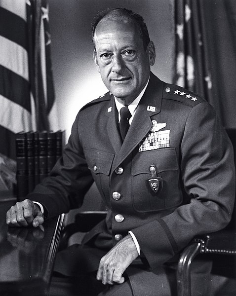 File:Joseph R Holzapple.jpg