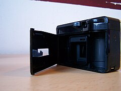 Kamera Kodak Instamatic 155x (Ansicht 3).JPG