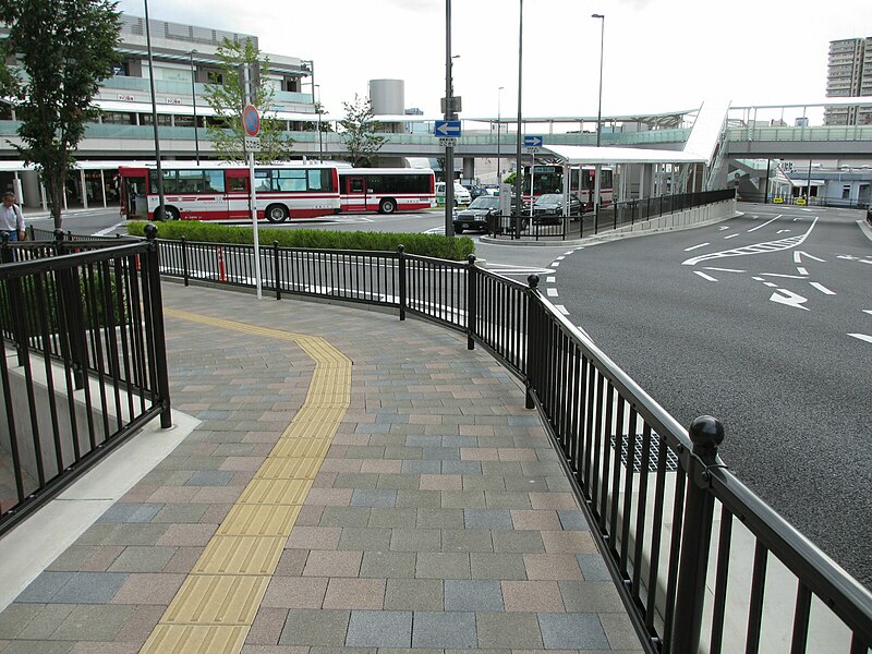 File:Keihan Korien Station - panoramio (30).jpg