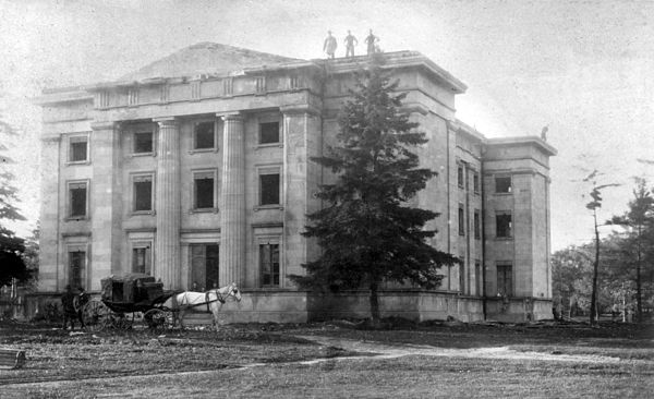 Photo of the building formerly used by King's College (later the University of Toronto) in 1855, at present-day Queen's Park