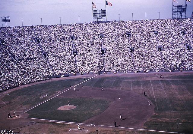 1959 World Series action at the Los Angeles Memorial Coliseum