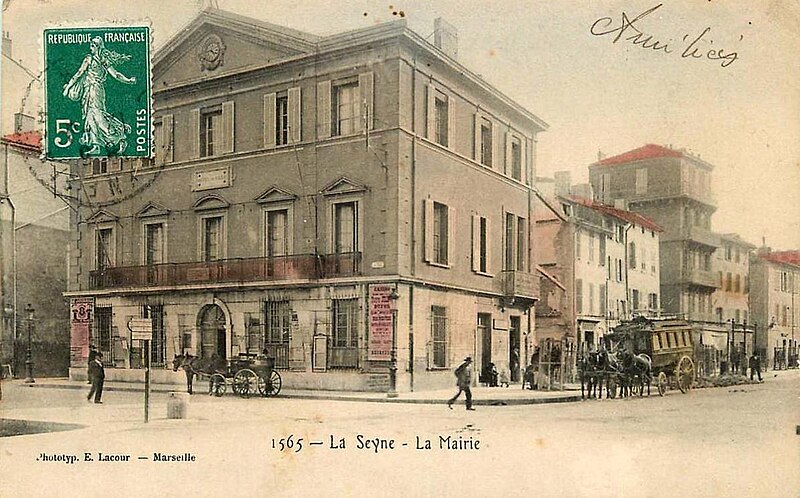 File:La Seyne-sur-Mer.La mairie, omnibus.jpg