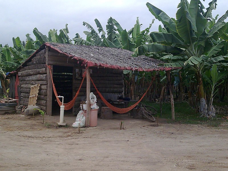 File:La cabaña de otro angulo - panoramio.jpg