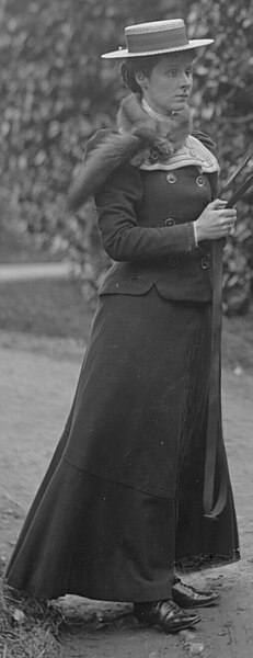 File:Lady Susan Beresford (1877–1947).jpg