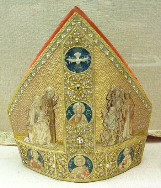 File:Late nineteenth century mitre in the treasury of the Cathedral of Trier.jpg