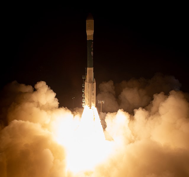 File:Launch of Delta II carrying ICESat-2.jpg