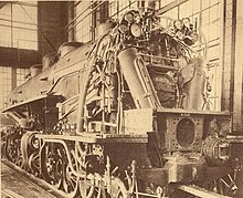trial installation of a mechanical stoker on the second batch of locomotives Lokomotif 1D+D - Page 59 - Boekoe Peringatan dari Staatsspoor-en Tramwegen di Hindia-Belanda 1875-1925.jpg