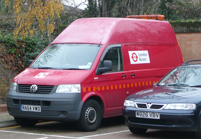 File:London Buses RA54 VWD.JPG