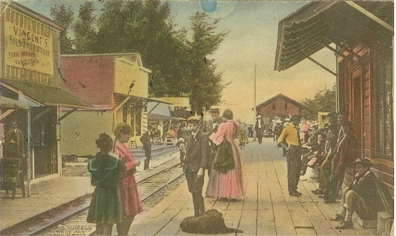 File:Long Beach, WA Rubberneck Row, 1909.jpg