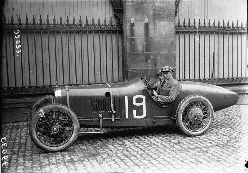 File:Louis Wagner at the 1922 French Grand Prix.jpg