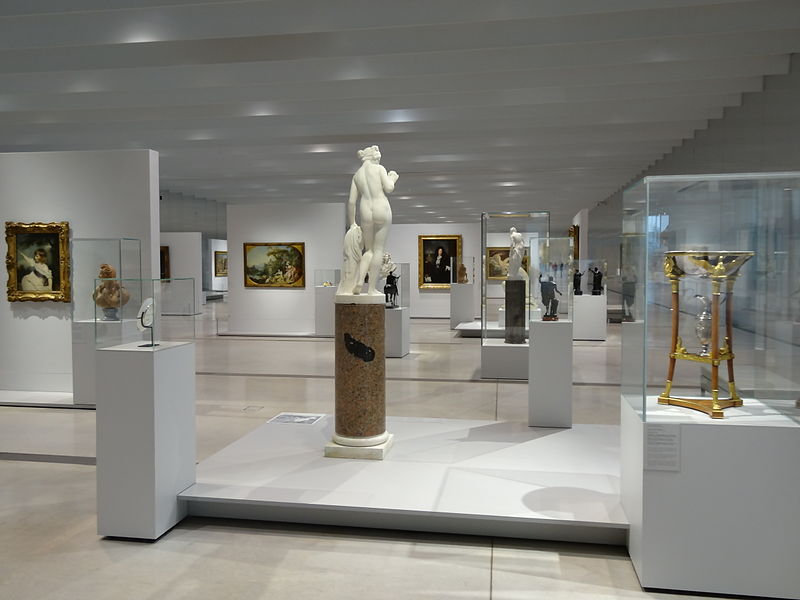 File:Louvre-Lens - La Galerie du temps, 19 juin 2013 (16).JPG