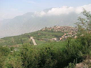 <span class="mw-page-title-main">Qionglai Mountains</span> Mountain range in Sichuan, China