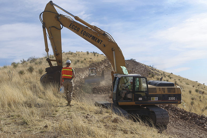 File:MWSS-272 helps DHS secure southwest border 130318-M-MX805-306.jpg