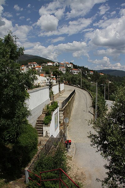 File:Manteigas-02-Friedhof-2011-gje.jpg