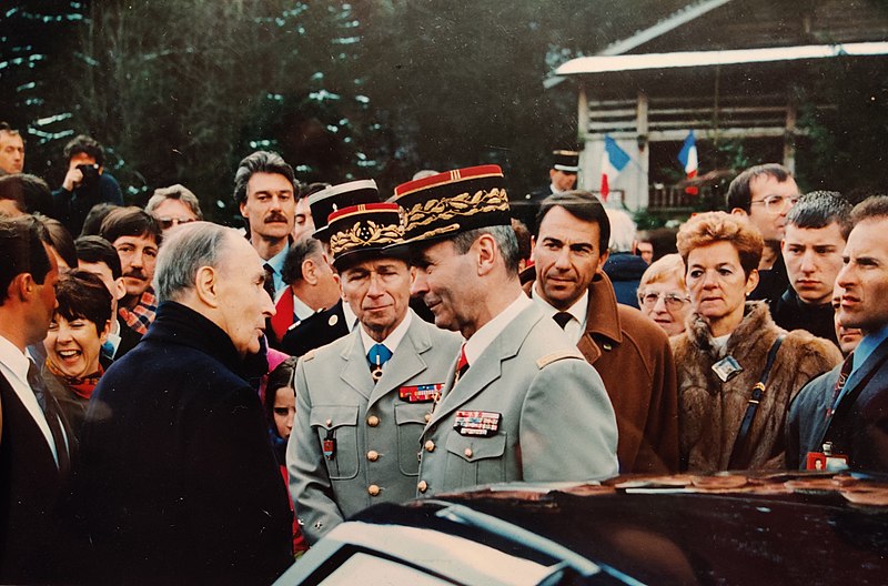 File:Marc Monchal et Fançois Mitterrand.jpg