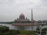 Masjid Putra Putrajaya Dec 2006 001.jpg