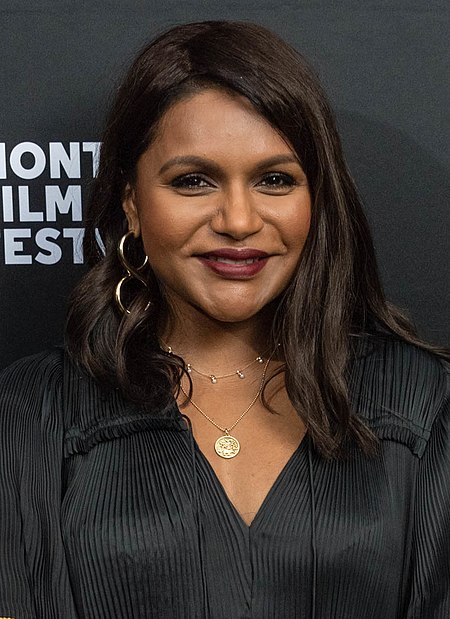 Mindy Kaling (46863597125) (cropped).jpg