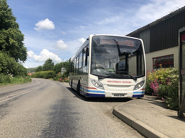 Minsterley Motors E200 at Lydham, en route to Bishop's Castle on route 553