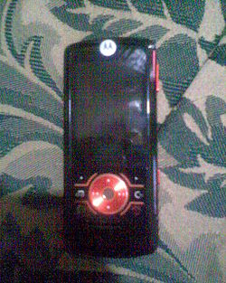 Motorola ROKR Z6 — мобильный телефон