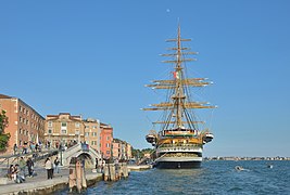 Nave scuola Amerigo Vespucci a Venezia museo navale.jpg